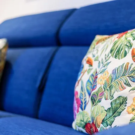 Alice In Wonderland - Bymyhomeincomo Apartment