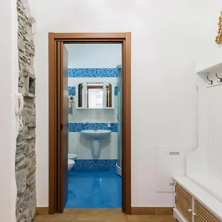 Apartment Alice In Wonderland - Bymyhomeincomo